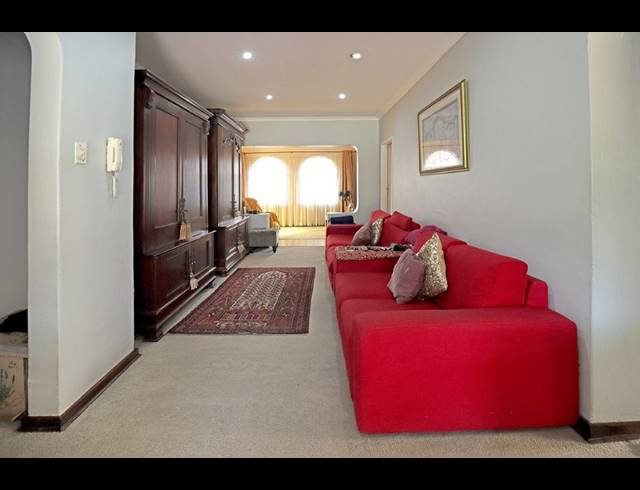 4 BEDROOM HOUSE FOR SALE IN KENSINGTON